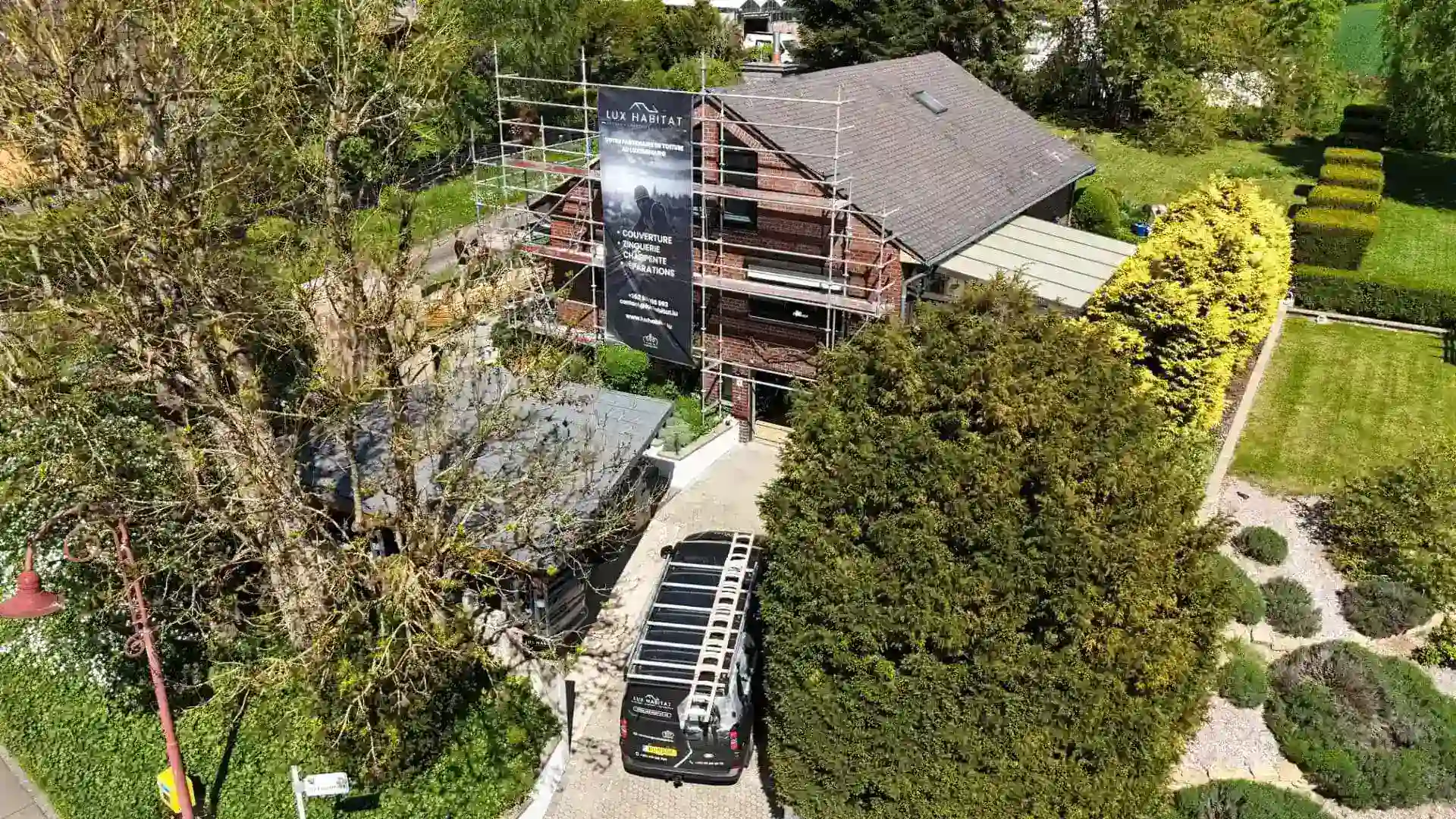 Chantier de toiture réalisé par Lux Habitat Artisan au Luxembourg, photo 3
