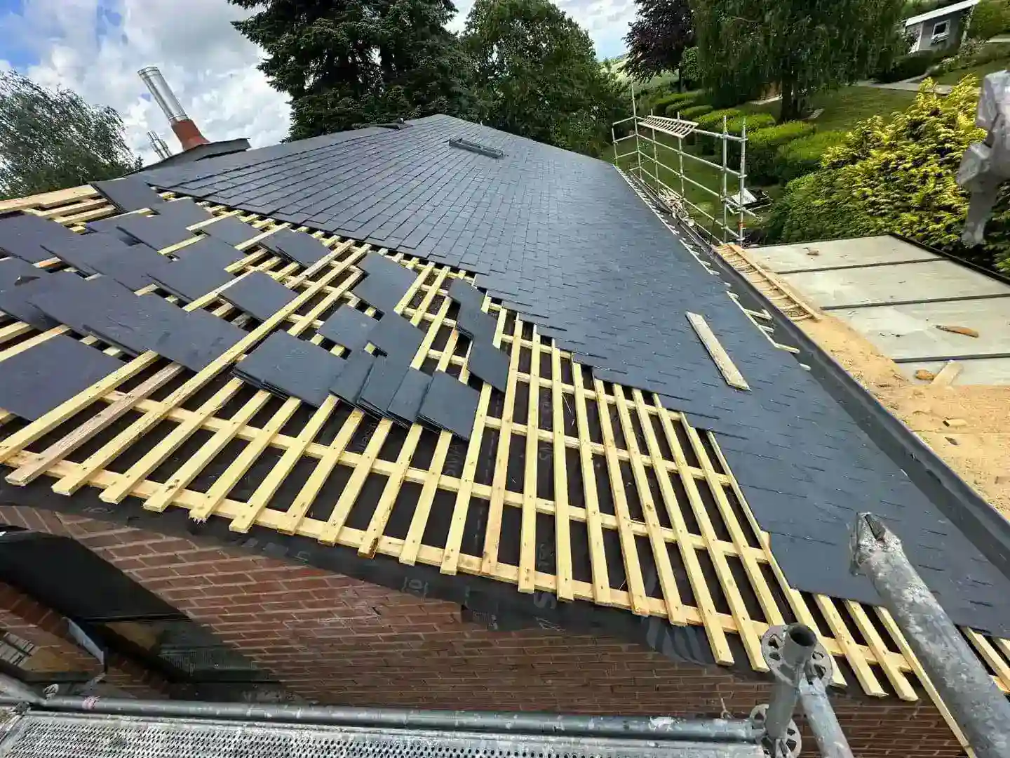 Chantier de toiture réalisé par Lux Habitat Artisan au Luxembourg, photo 5
